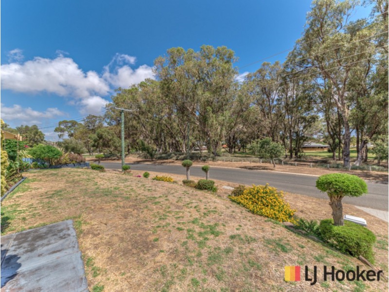 8 Sunningdale Road, Yanchep WA 6035