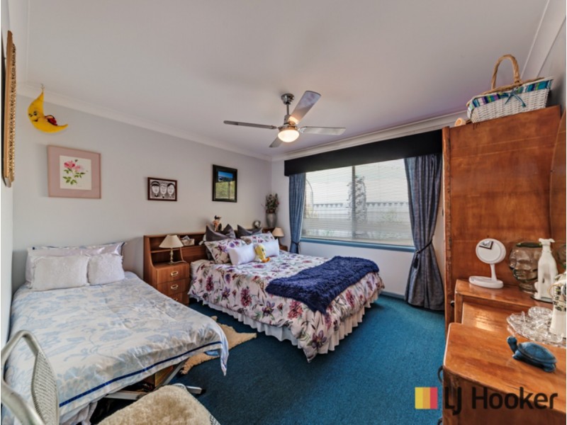 8 Sunningdale Road, Yanchep WA 6035