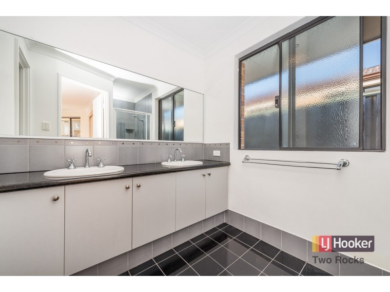 10 Doddington Way, Quinns Rocks WA 6030