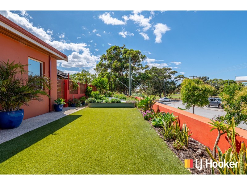 17 Russley Grove, Yanchep WA 6035