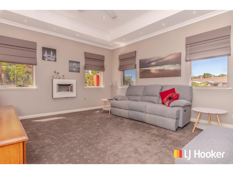 17 Russley Grove, Yanchep WA 6035