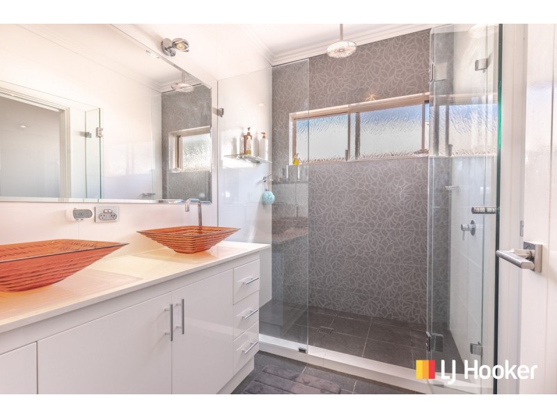 17 Russley Grove, Yanchep WA 6035