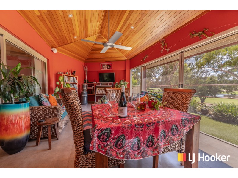 17 Russley Grove, Yanchep WA 6035