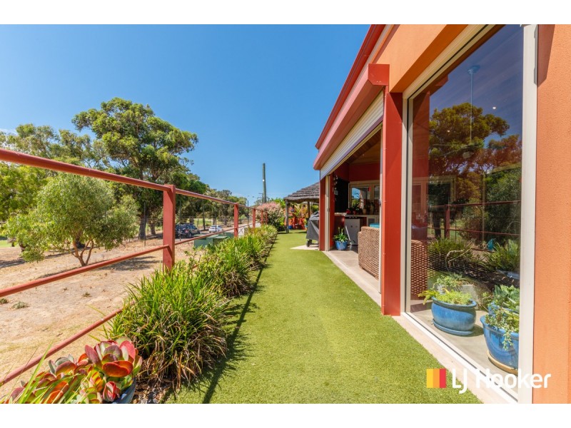 17 Russley Grove, Yanchep WA 6035