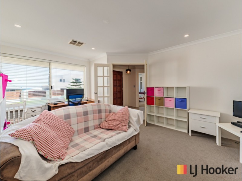 11 Dottyback Bend, Yanchep WA 6035