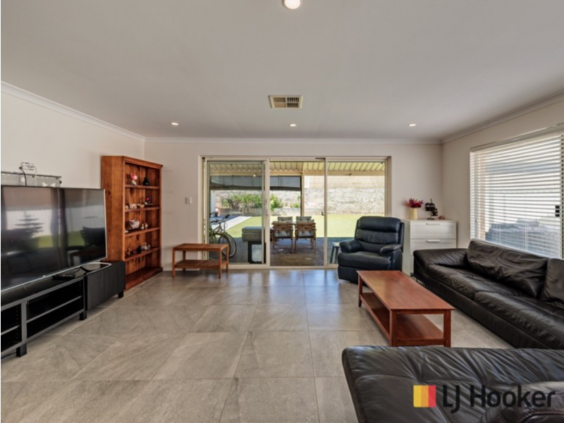 11 Dottyback Bend, Yanchep WA 6035