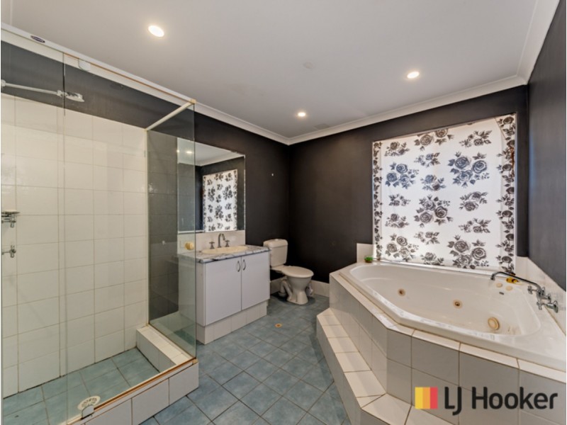 11 Dottyback Bend, Yanchep WA 6035