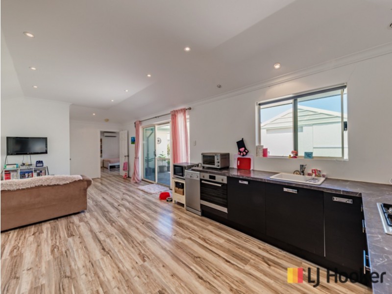 11 Dottyback Bend, Yanchep WA 6035
