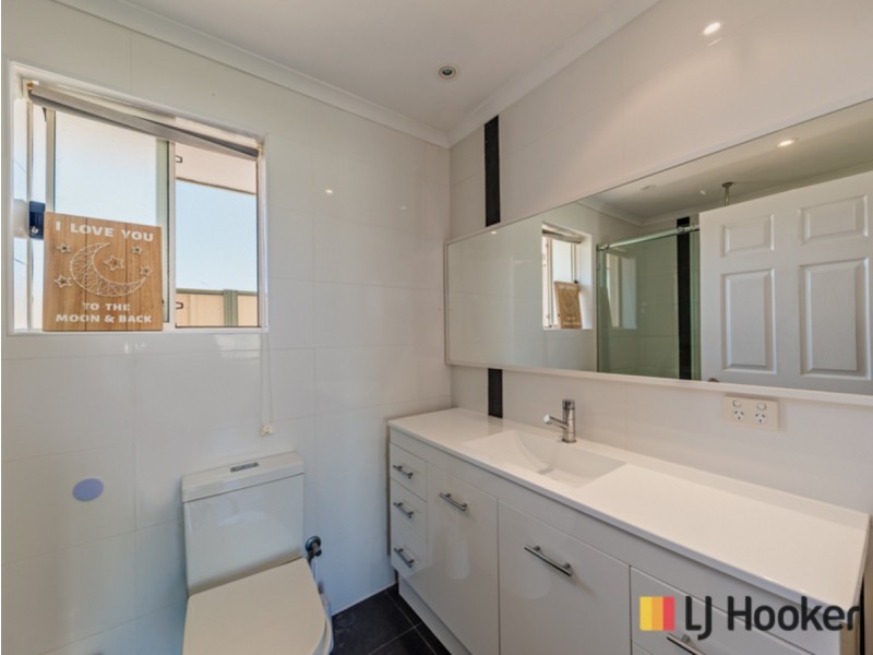 11 Dottyback Bend, Yanchep WA 6035