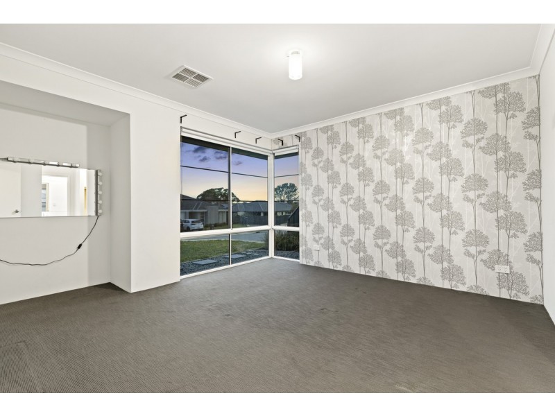 7 Bunker Crescent, Yanchep WA 6035