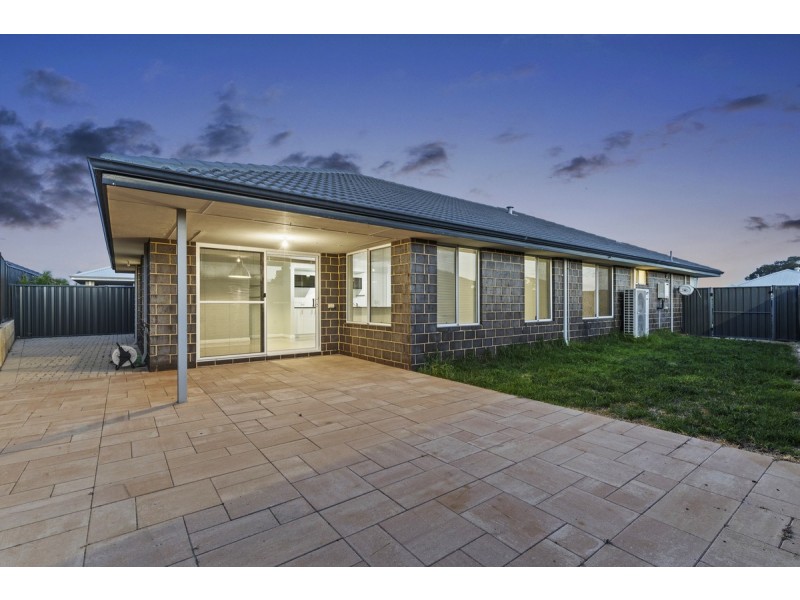 7 Bunker Crescent, Yanchep WA 6035