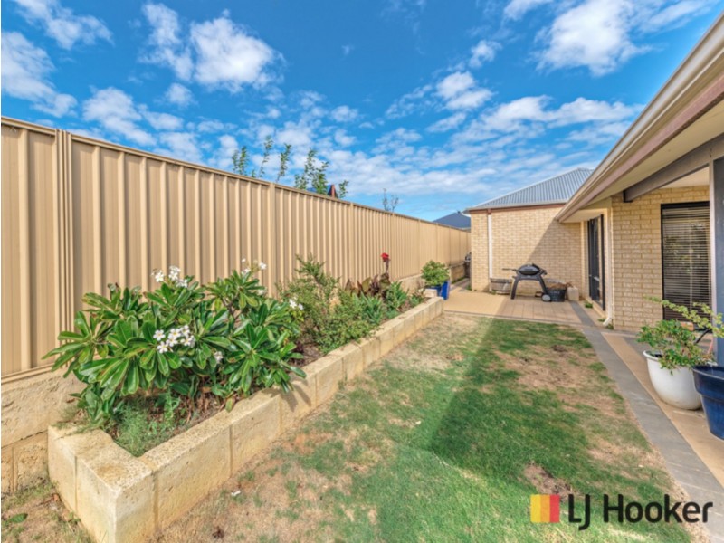 10 Llewellyn Way, Two Rocks WA 6037
