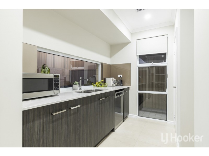 6 Rosewood Street, Eglinton WA 6034