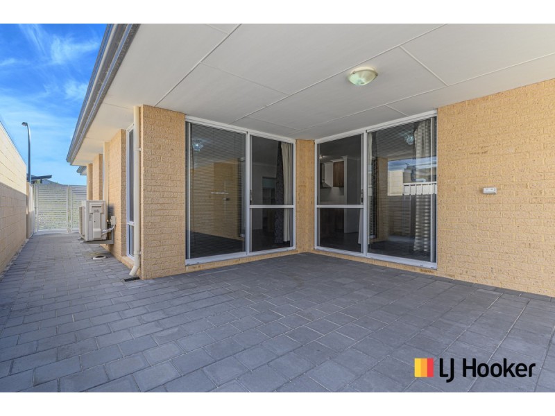 11 Trevally Avenue, Two Rocks WA 6037