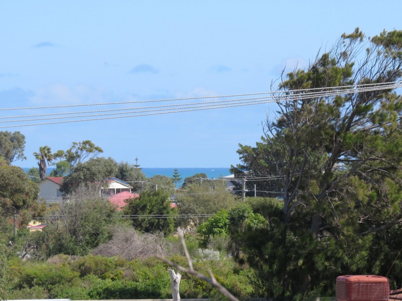 10 Theydon Grove, Two Rocks WA 6037