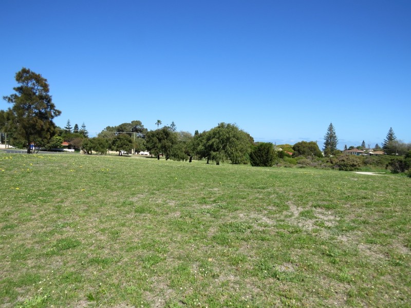 10 Theydon Grove, Two Rocks WA 6037