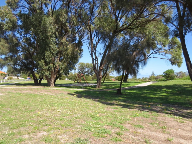 10 Theydon Grove, Two Rocks WA 6037