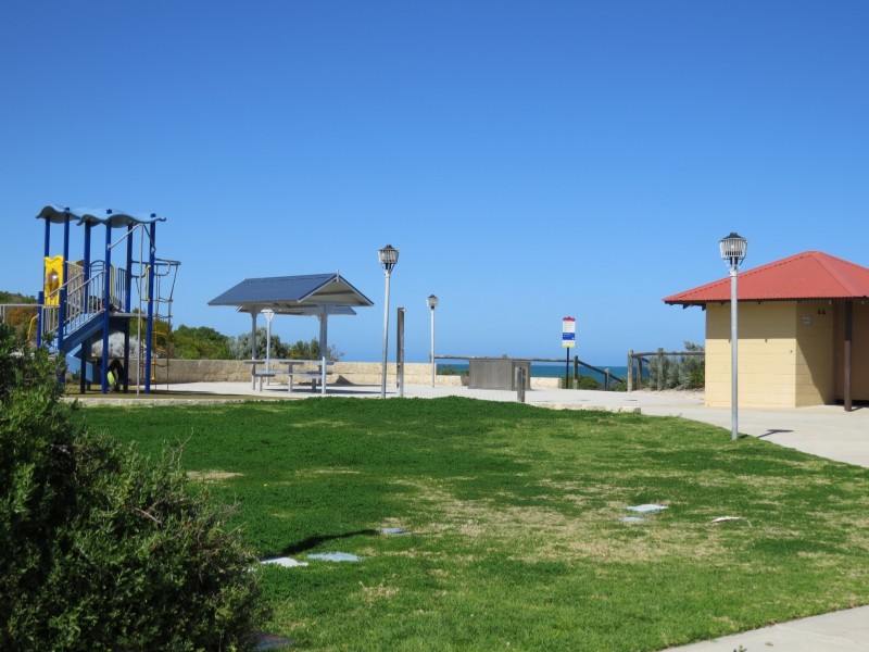 10 Theydon Grove, Two Rocks WA 6037