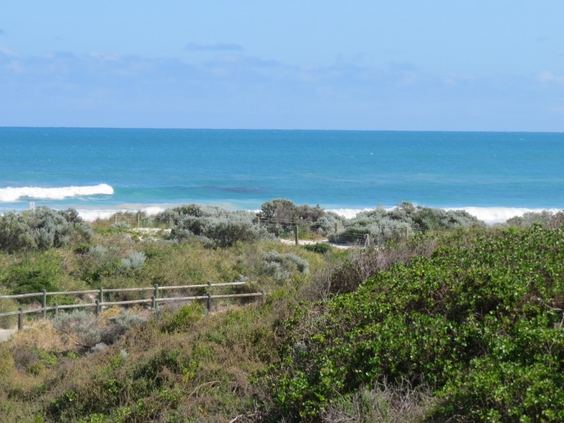 10 Theydon Grove, Two Rocks WA 6037