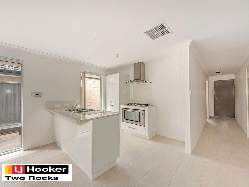 23 Avon Road, Yanchep WA 6035