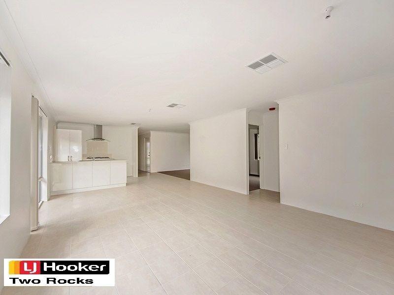 23 Avon Road, Yanchep WA 6035