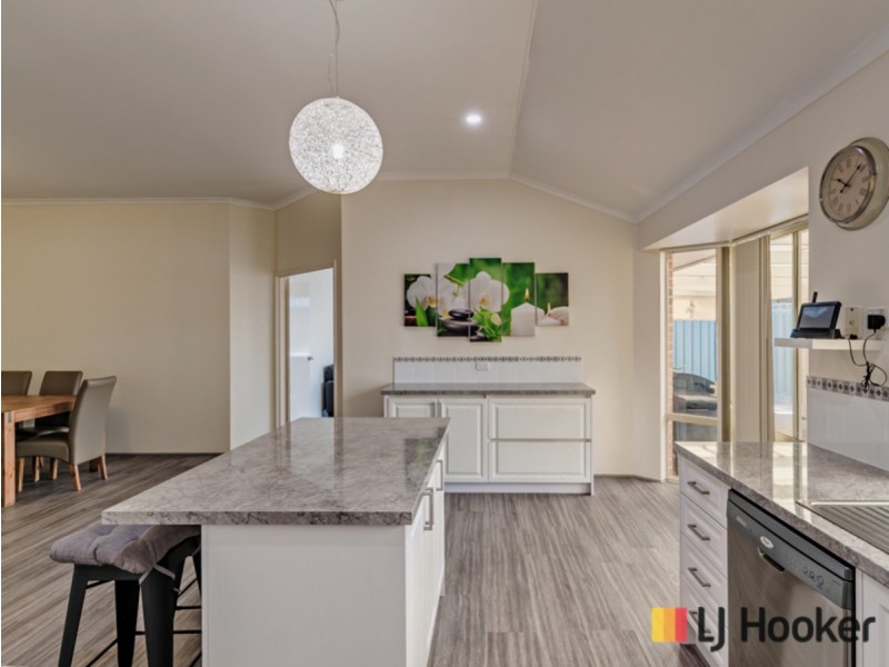 2 Frigate Crescent, Yanchep WA 6035