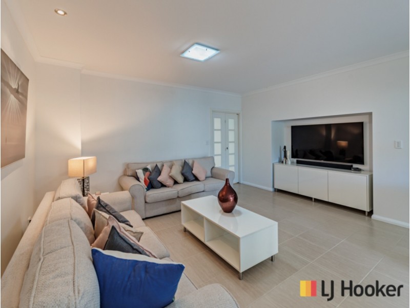 35 Wyperfeld Street, Yanchep WA 6035