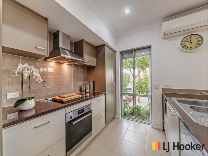 35 Wyperfeld Street, Yanchep WA 6035