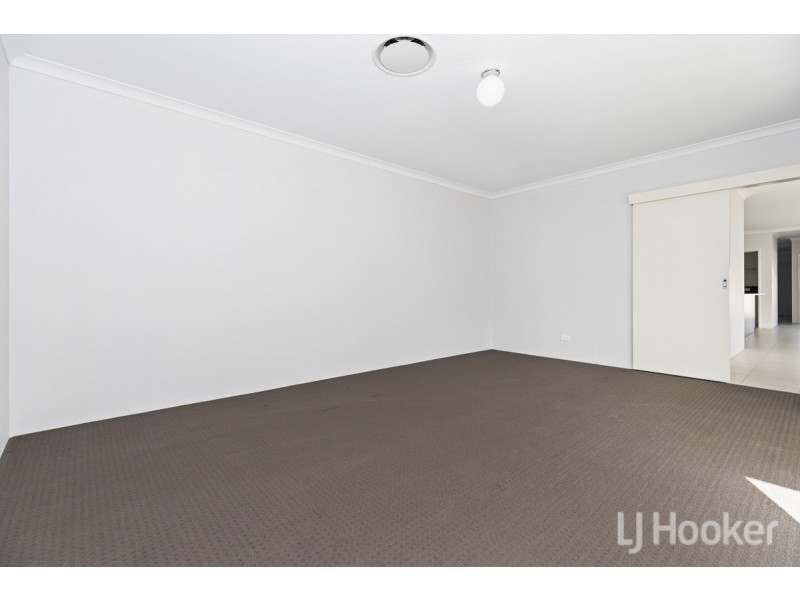 24 Snapper Way, Two Rocks WA 6037