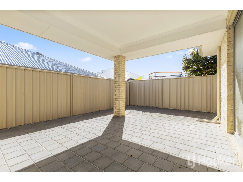 24 Snapper Way, Two Rocks WA 6037