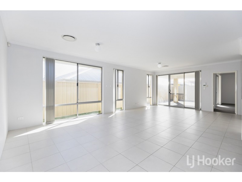 24 Snapper Way, Two Rocks WA 6037