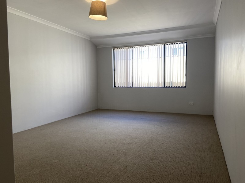 6 Tomaree Road, Yanchep WA 6035