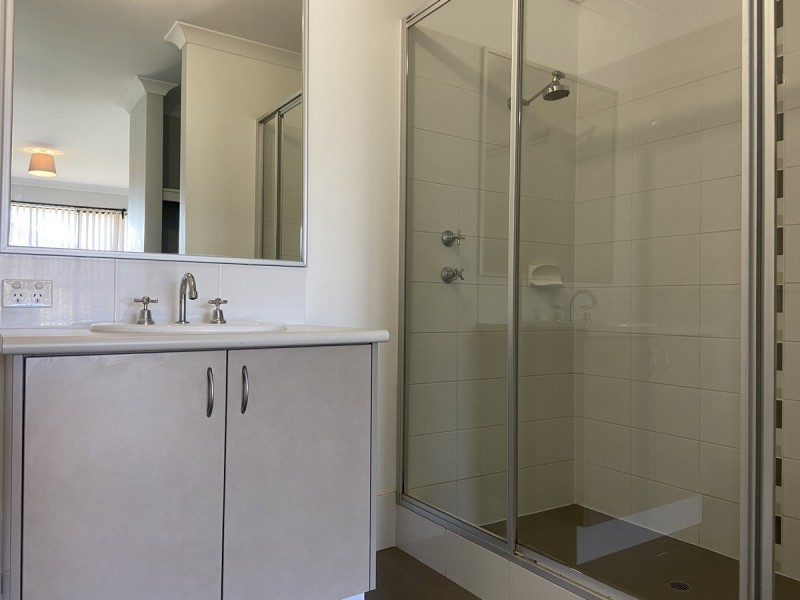 6 Tomaree Road, Yanchep WA 6035