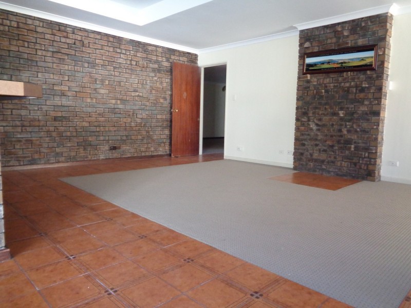 4 Wilson Place, Two Rocks WA 6037