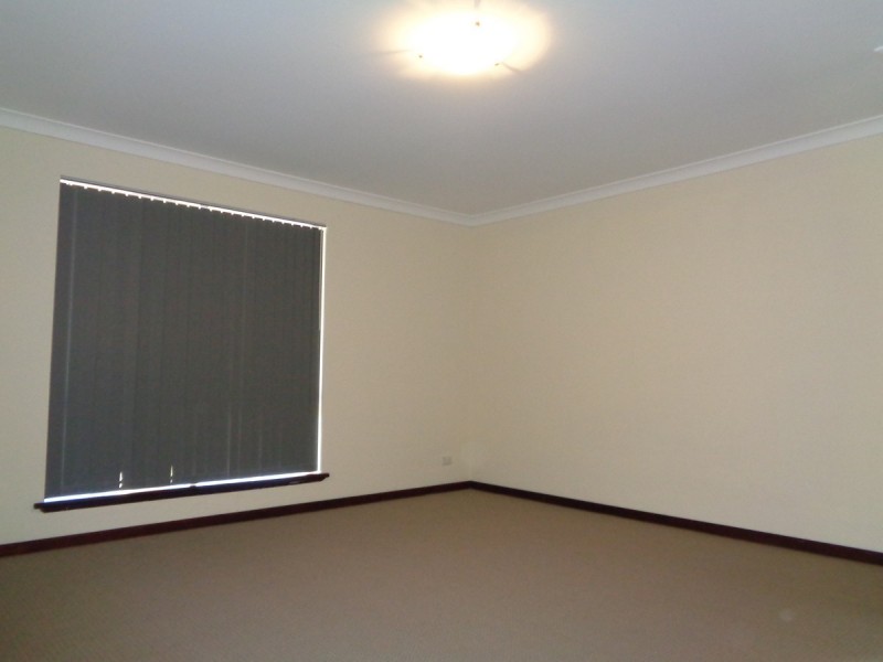 4 Wilson Place, Two Rocks WA 6037