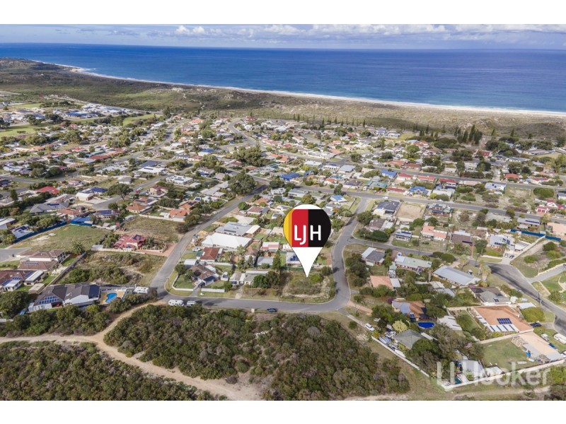 14 Forrest Grove, Two Rocks WA 6037