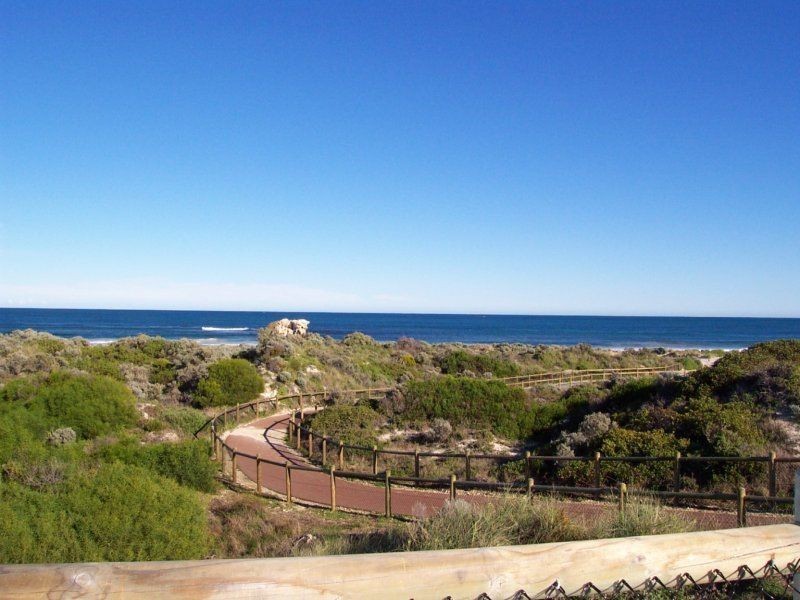 16 Hutt Court, Two Rocks WA 6037