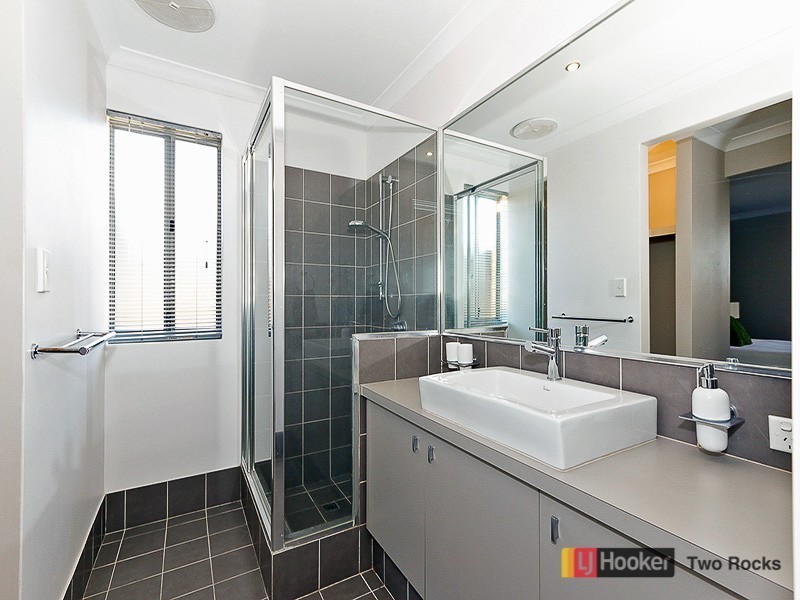 17 Current Street, Yanchep WA 6035