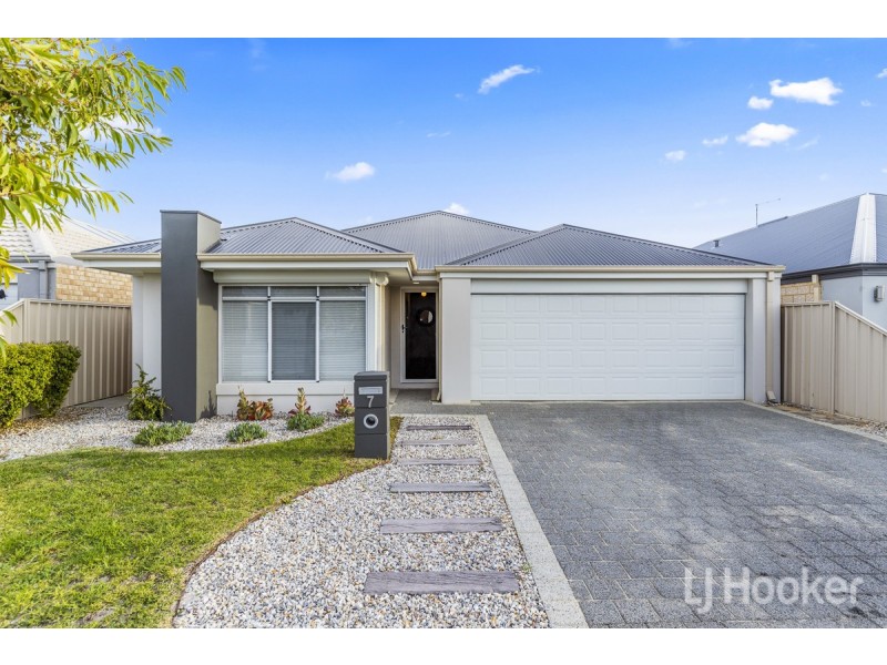 7 Snapper Way, Two Rocks WA 6037