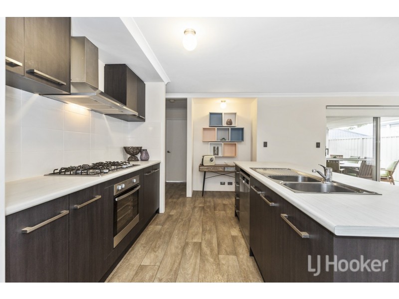 7 Snapper Way, Two Rocks WA 6037