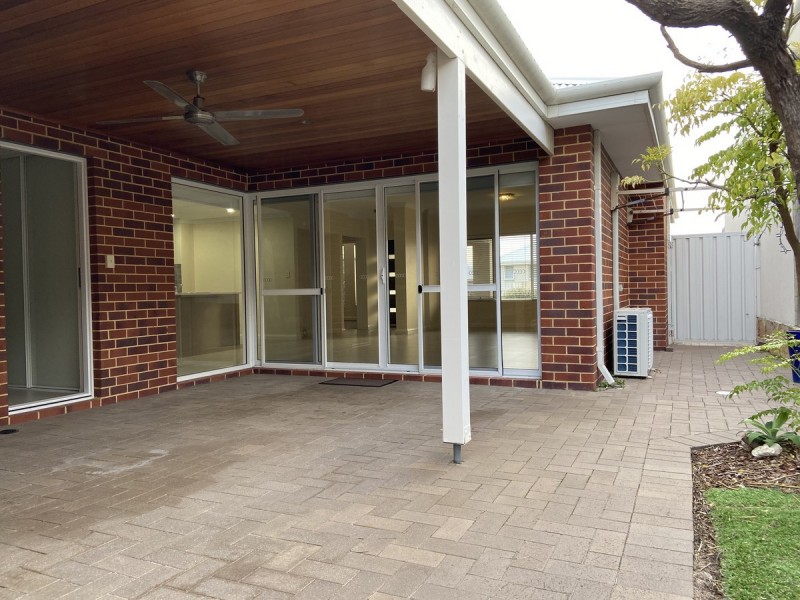 27 Seadrift Street, Yanchep WA 6035