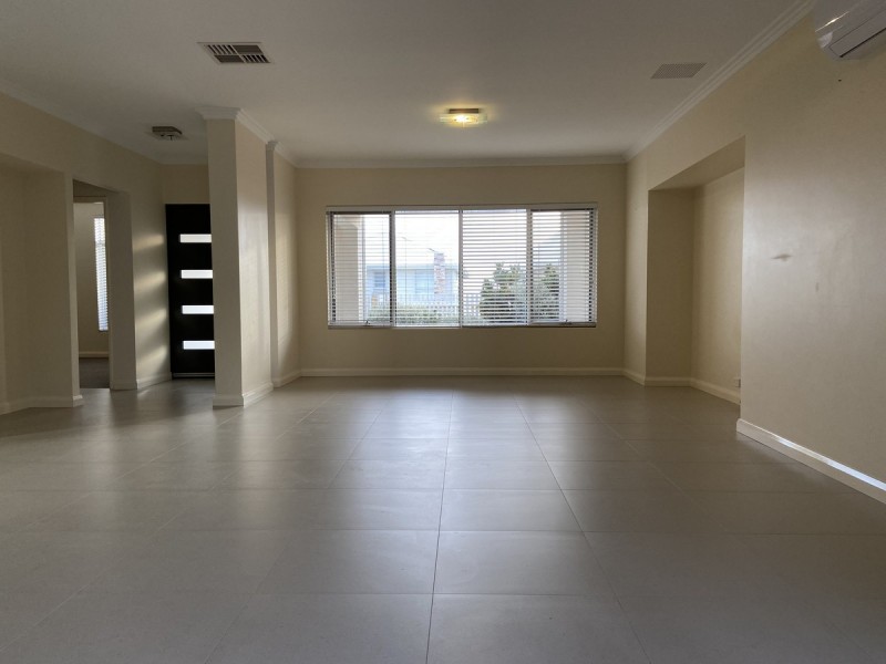 27 Seadrift Street, Yanchep WA 6035