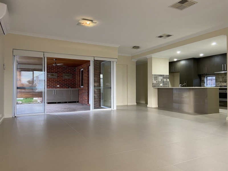 27 Seadrift Street, Yanchep WA 6035