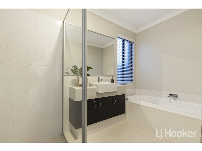 2 Navajo Way, Eglinton WA 6034