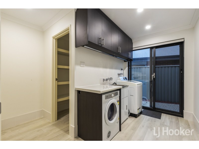 2 Navajo Way, Eglinton WA 6034