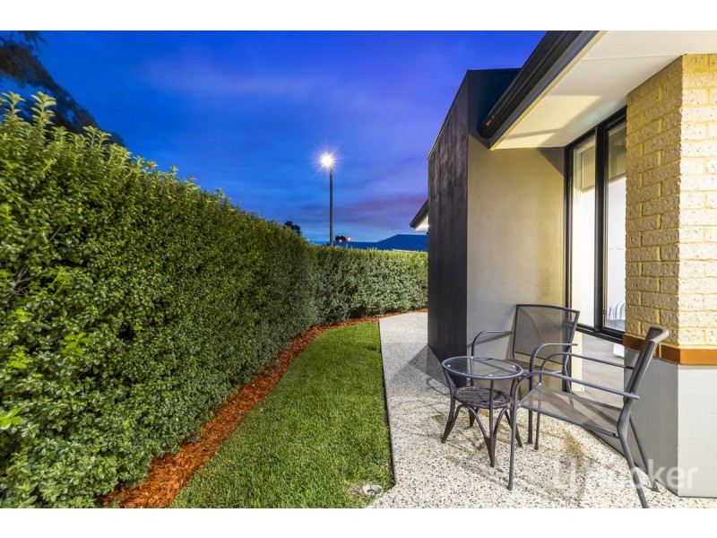 2 Navajo Way, Eglinton WA 6034