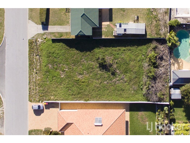 8 Weatherley Drive, Two Rocks WA 6037