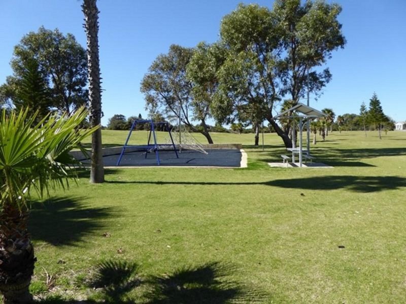 8 Weatherley Drive, Two Rocks WA 6037