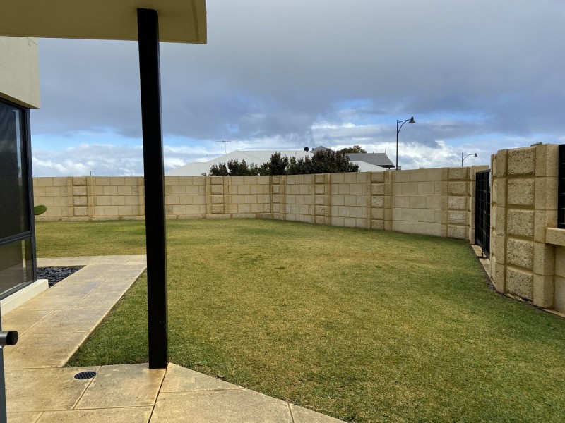 2 Pixie Place, Two Rocks WA 6037