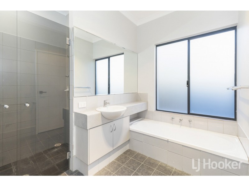 11 Carnoustie Court, Yanchep WA 6035